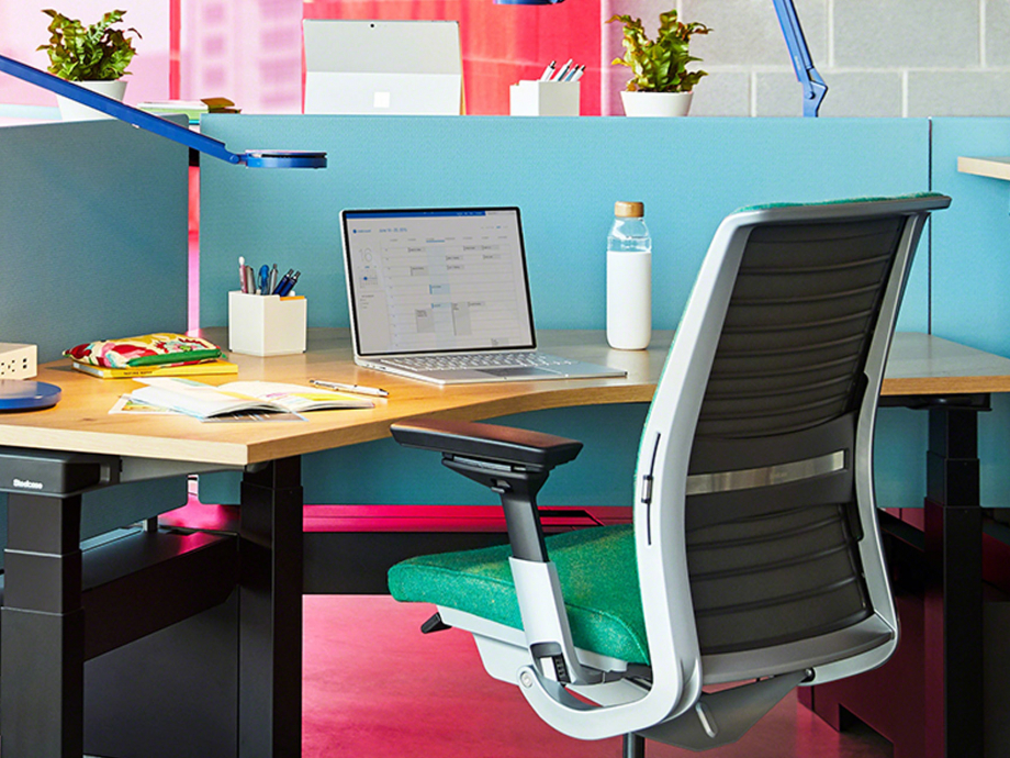 สีสันใน office room design