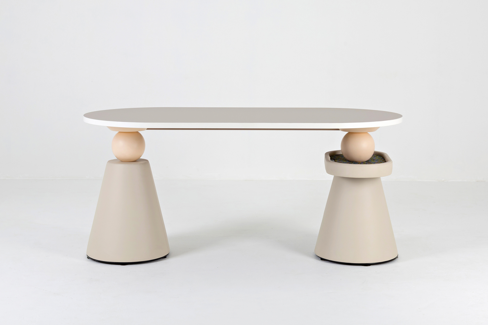 Pomme-s-Cone-Table-1